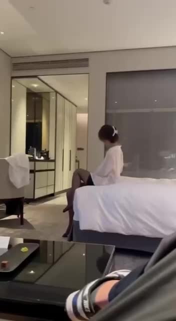 会享受的人妻露脸，迷药加微